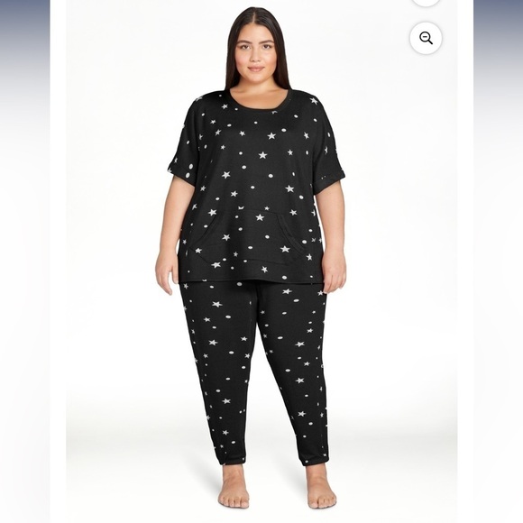 Secret Treasures Other - Secret Treasures Women's XL Short Sleeve Top &Joggers with Makeup Bag 3-PieceSet
